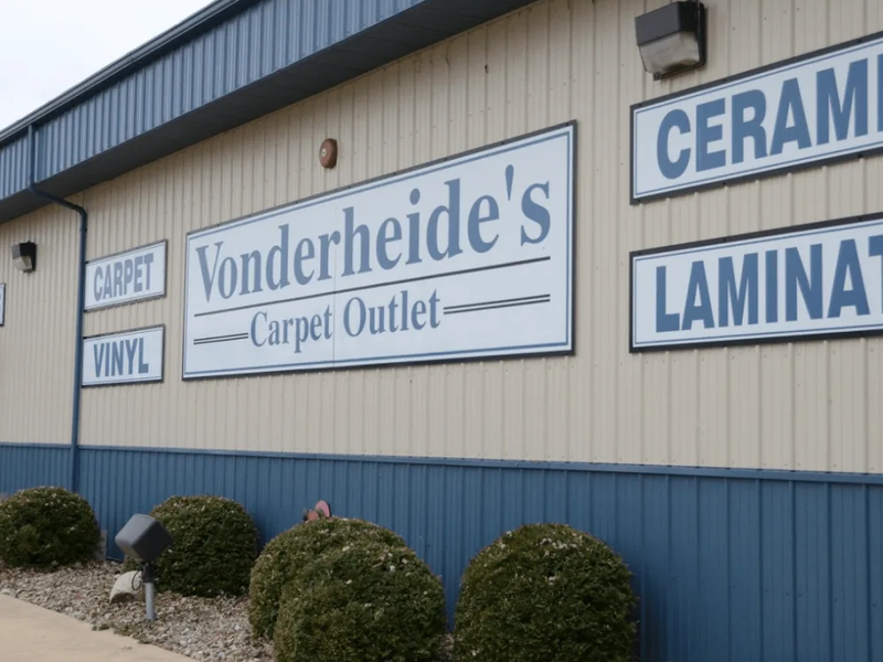 Flooring Showroom in Pekin, IL at Vonderheide Floor Covering